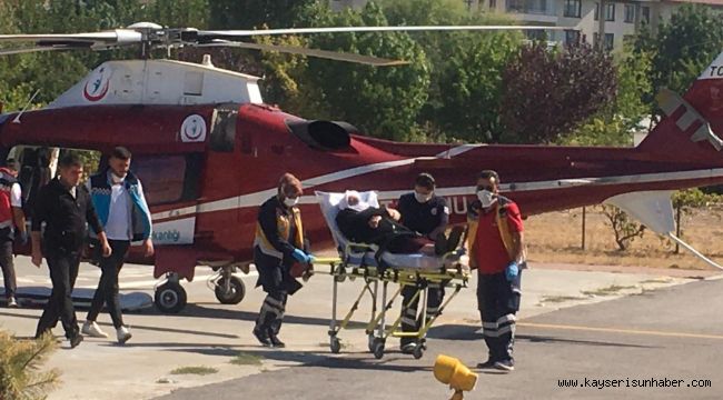 KOAH hastası kadın ambulans helikopterle şehir merkezine getirildi