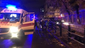 Ambulans ile ticari araç çarpıştı: 5 yaralı