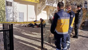 Boşanma aşamasındaki kadın 8. kattan atlayarak yaşamına son verdi