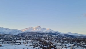 Büyükkılıç'tan Erciyes manzarasıyla 'Günaydın' mesajı