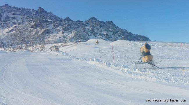 Hacılar Kapı pistinde kayak sezonu açıldı