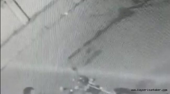 Hırsızın rahatlığı kameralara yansıdı