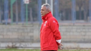 Kayseri Emar Grup Teknik Direktörü Ferhat Kurnaz: