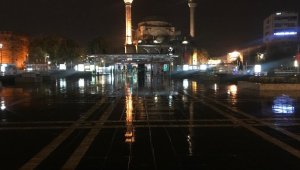 Kayseri'de kısıtlama sonrası meydan ve caddeler sessizliğe büründü