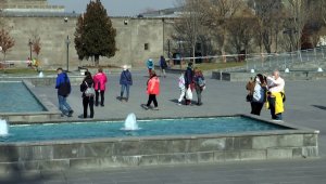 Kayseri'de sokağa çıkma kısıtlamasında meydan turistlere kaldı