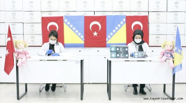 Kayseri'den kardeş şehir Mostar'a 50 bin adet maske ve hijyen malzemesi