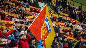 Kayserispor taraftarından futbolculara uyarı