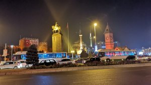 Kısıtlamaya dakikalar kala alışveriş yoğunluğu