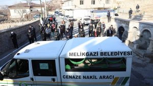 Melikgazi'nin çalışanları hayırsever Mehmet Yıldırım'ı cenazesinde yalnız bırakmadı