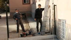 Okullardaki çalışmalar pandemiye rağmen sürüyor