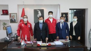 Rekortmen sporcudan Kabakçı'ya ziyaret