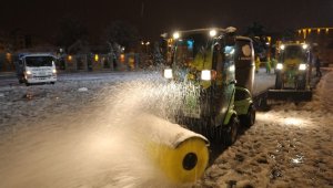 Başkan Çolakbayrakdar, "Yeter ki bereket yağsın, biz kar temizlemeye hazırız"