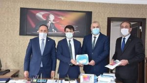 Başkan Polat'dan eğitime tam destek