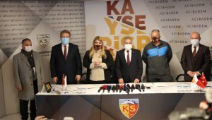 Dan Petrescu: "Amacımız maçlar kazanarak kulübü üst sıralara çıkarmak"