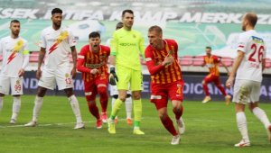 Dimitrios Kolovetsios ilk golünü attı