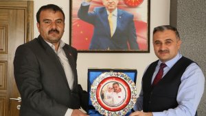 Epçe Mahallesi muhtarından Başkan Mehmet Cabbar'a teşekkür ziyareti