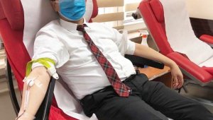 ERÜ Rektörü Çalış, kan bağışında bulundu