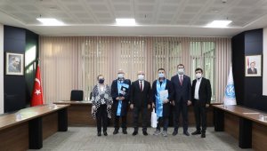 İş Güvenliği Uzmanlığı Sınavında birinci olan KAYÜ mezunu diplomasını Karamustafa'dan aldı