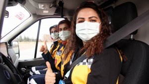 Kayseri 112'nin kadın ekiplerini gören gururlanıyor