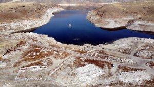 Kayseri'de kuraklık arttı, Yamula Barajı'nda su seviyesi iyice azaldı