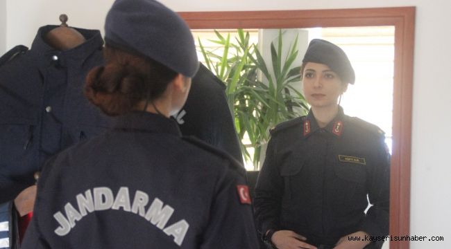 Kayseri'nin ilk kadın ilçe jandarma komutanı işini 