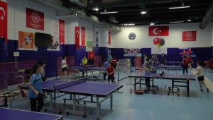 Kayserili masa tenisçisi olimpiyatlara giden ilk Türk uyruklu masa tenisi sporcusu olmayı hedefliyor