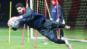 Kayserispor'da 3 kaleci forma giydi