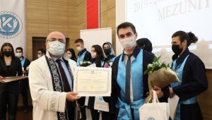 KAYÜ ilk mezunlarına sembolik Mezuniyet ve Şed Bağlama Töreni düzenledi