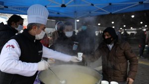 Melikgazi'den pazar esnafına sıcak çorba ikramı