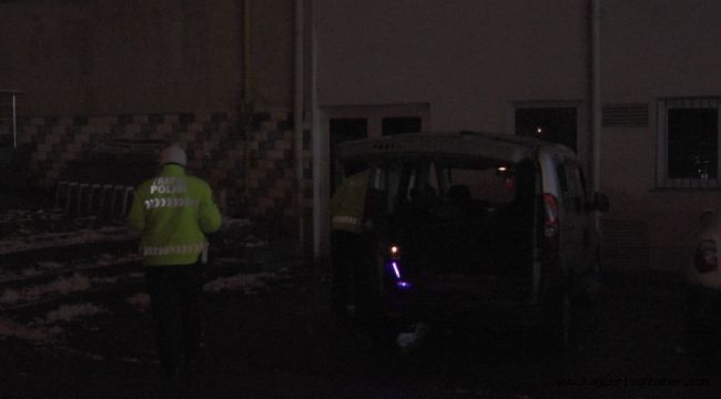 Polisin 'dur' ihtarına uymayan araç, kovalamaca sonucu yakalandı