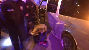 Polisten 30 dakika boyunca kaçtı, yakalanınca 'Benim abim de polis' dedi