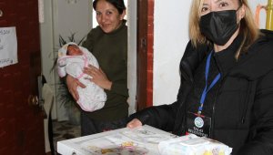 Talas'tan bebek sahibi olan ailelere "hoş geldin" paketi