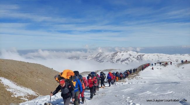 139 dağcının katıldığı Erciyes Kış Zirve Tırmanışı tamamlandı