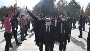 BAŞKAN’A SEVGİ SELİ