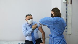 Başkan Cabbar korona virüs aşısı oldu