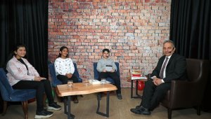 Başkan Yalçın ve afacanlar kamera karşısında