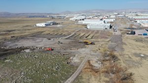 Hacılar'da yol çalışmaları sürüyor