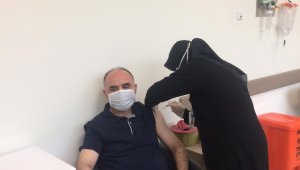 Kayseri Valisi Şehmus Günaydın korona virüs aşısı oldu