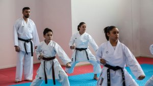 Milli sporcudan Talas'ta karate kursu