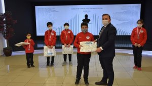 Müsabakalarda dereceye giren sporcular Spor A.Ş.'yi ziyaret etti