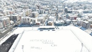 Stada 'Her şey güçlü Türkiye için' yazdılar