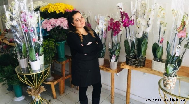 Tomarza'da çiçekçiler 14 Şubat'a hazır