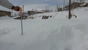 Tomarza'da kar kalınlığı 42 santimetreyi buldu