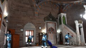 Başkan Çolakbayrakdar, "Tarihi değerlere değer katıyoruz"