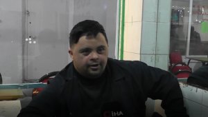 Down sendromlu Ramazan Gül, çalışkanlığı ile herkese örnek oluyor