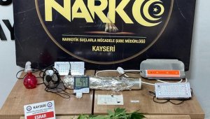 Evine kurduğu özel düzenek ile Hint keneviri yetiştiren şahıs gözaltına alındı