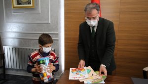 İlkokul ikinci sınıf öğrencisi Bilal Akar'dan Başkan Özdoğan'a anlamlı ziyaret