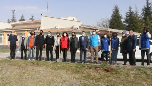 Kabakcı, fidanları Nevruz'da toprakla buluşturdu