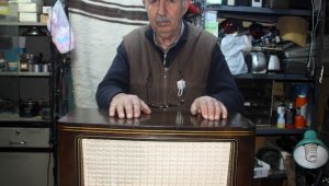 Kayseri'nin son antika radyo ve plakçalar ustası talebe yetişemiyor