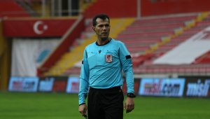 Kayserispor-Göztepe maçını Burak Şeker yönetecek